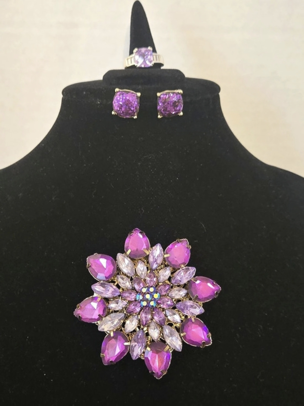 Purple Rhinestone Brooch Jewelry Set Like New